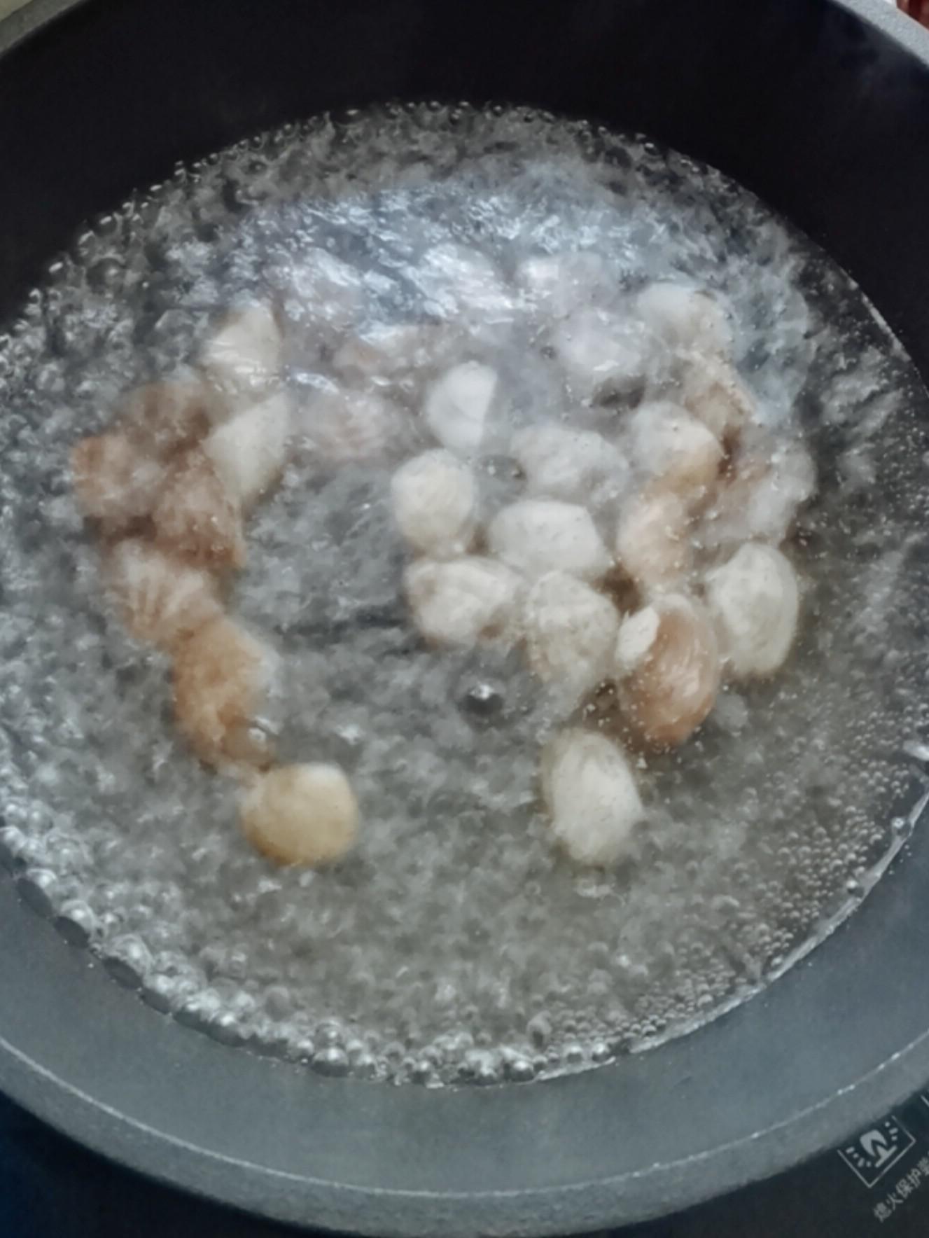 鮮蝦蛤蜊炒雞的做法-咸鮮味炒菜譜-易網健康養生網 鮮蝦蛤蜊炒雞的做法-咸鮮味炒菜譜