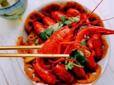 干鍋小龍蝦的做法-香辣味炒菜譜