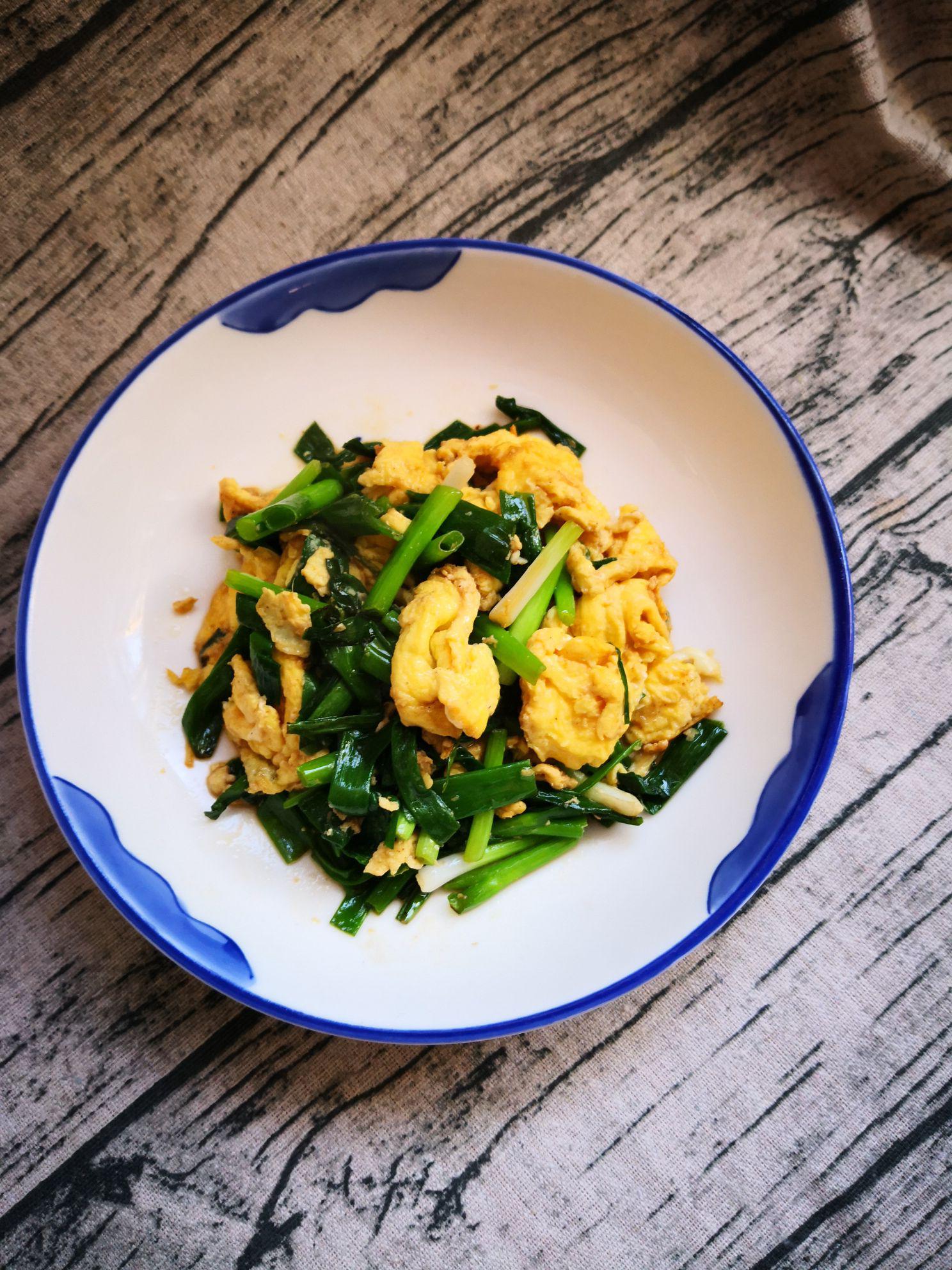 小蔥炒雞蛋的做法-家常味炒菜譜