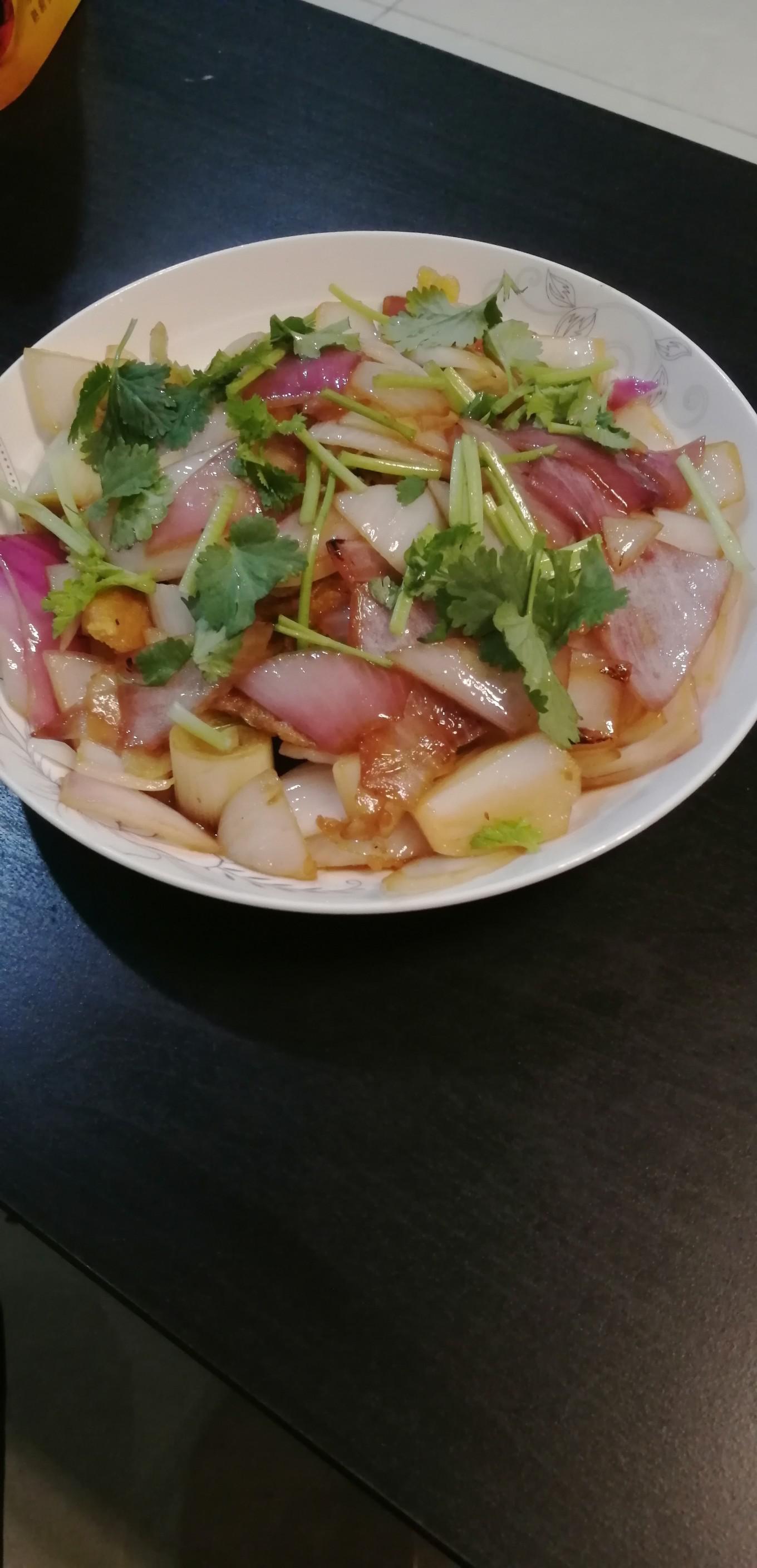 洋蔥炒雞蛋的做法-咸鮮味炒菜譜