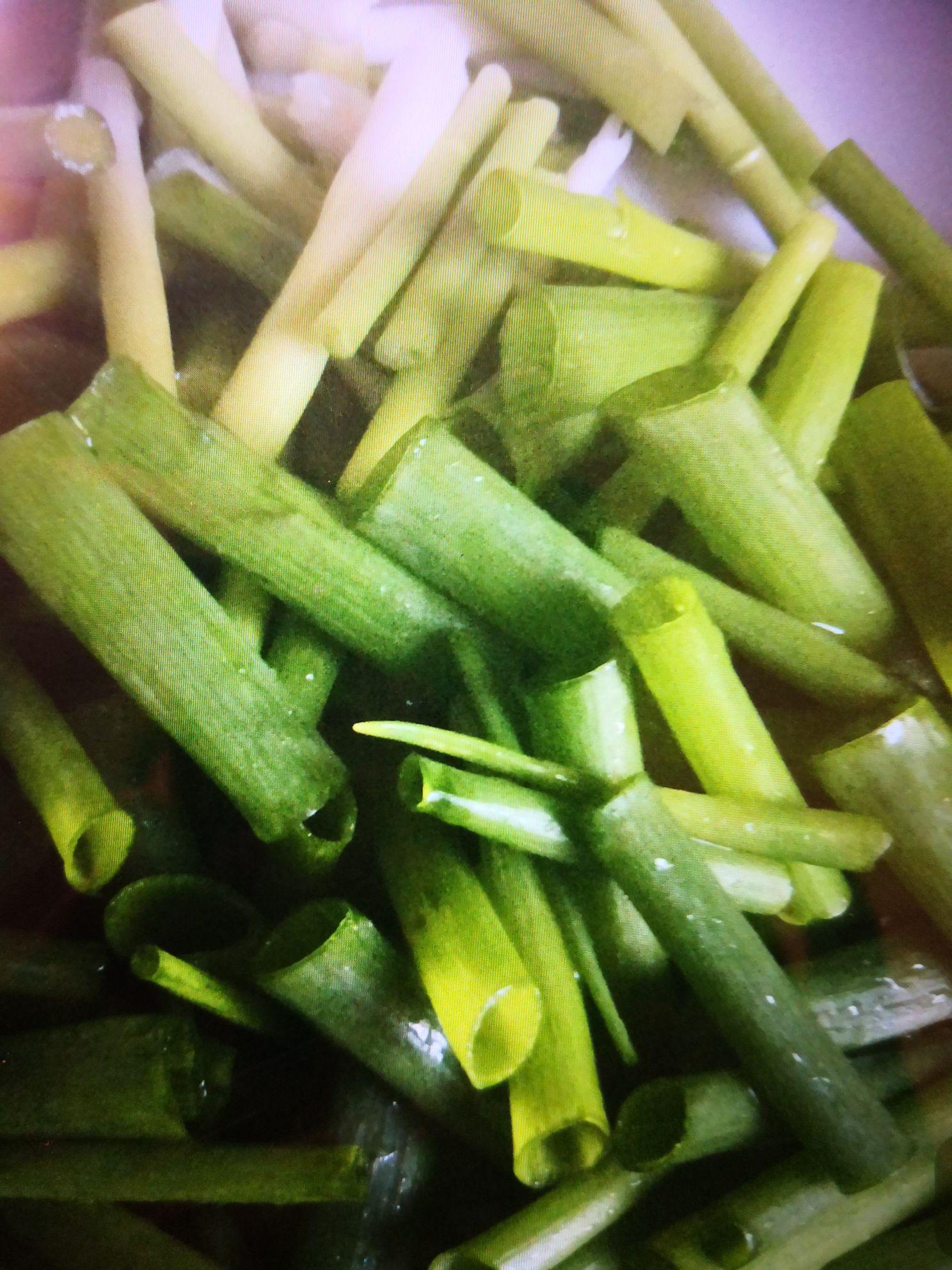 小蔥炒雞蛋的做法-家常味炒菜譜