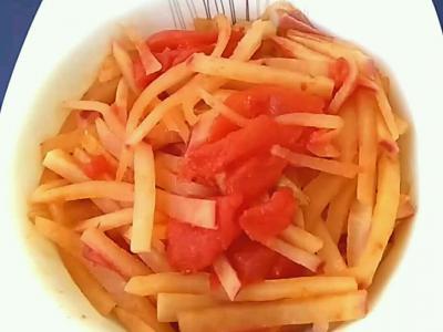 西紅柿燒蘿卜的做法-茄汁味燒菜譜