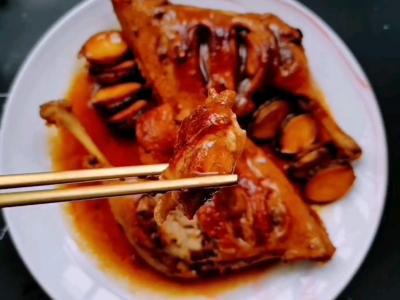 鮑魚燜鴨腿的做法-咸鮮味燜菜譜