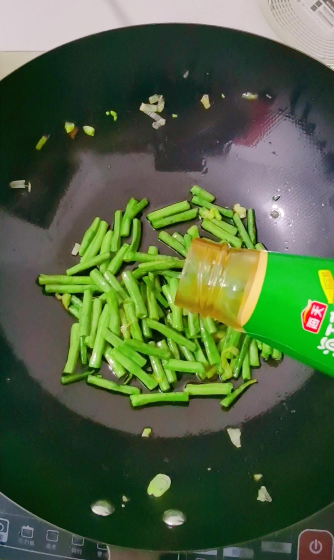 爆炒豇豆的做法-咸鮮味炒菜譜-易網(wǎng)健康養(yǎng)生網(wǎng) 爆炒豇豆的做法-咸鮮味炒菜譜