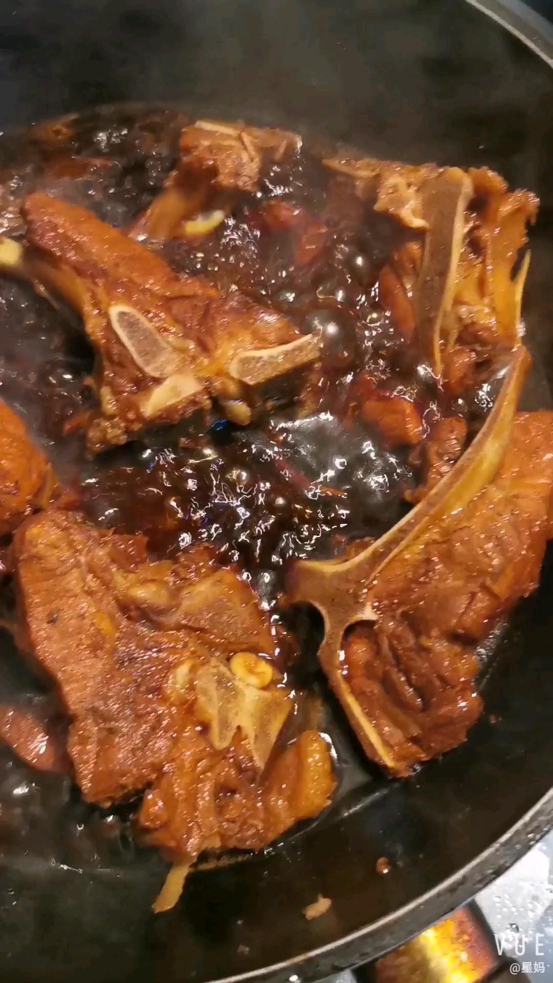 紅燒牛仔骨的做法-家常味煮菜譜