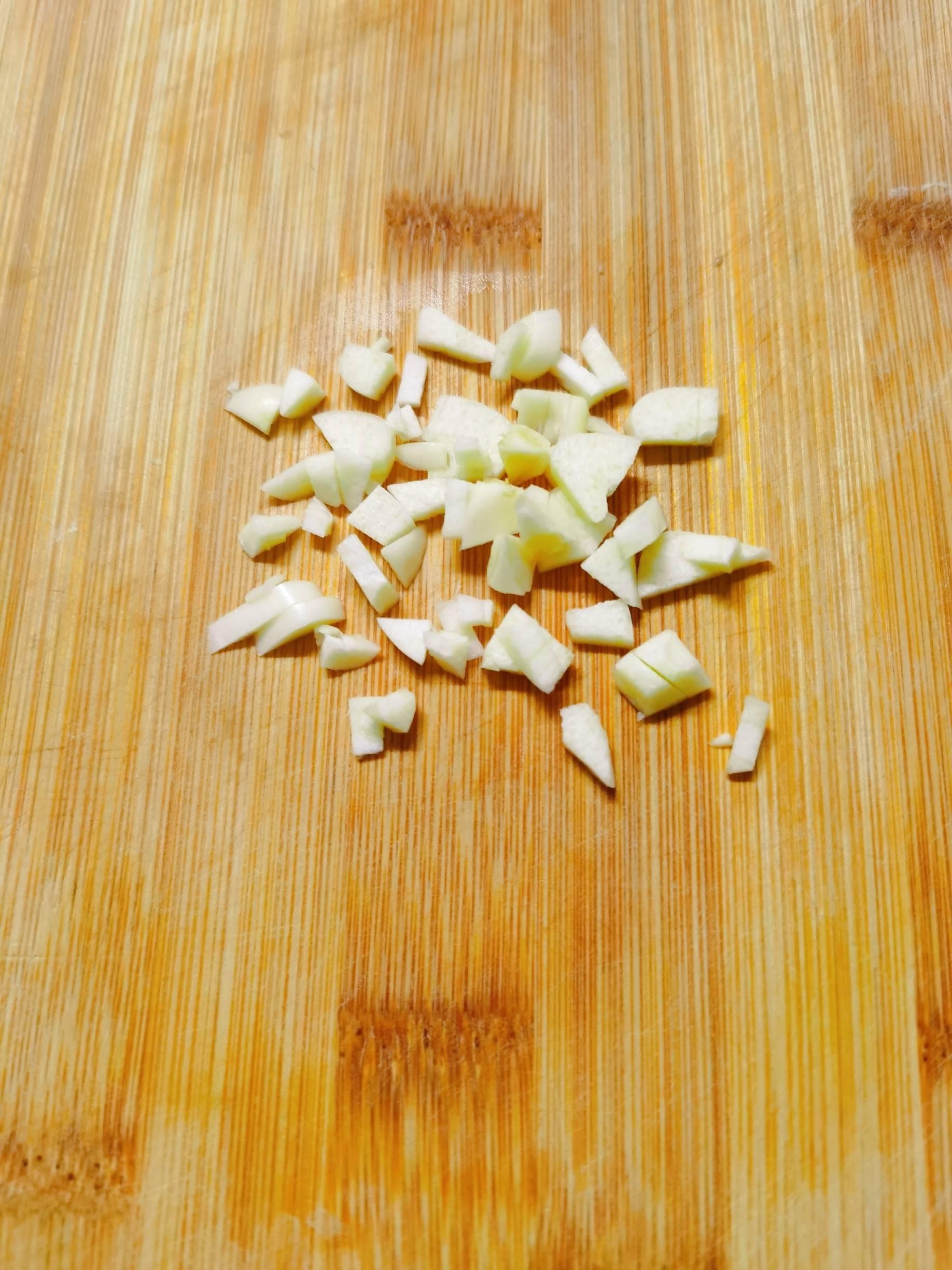 涼拌芹菜葉的做法-咸鮮味拌菜譜-易網<a href=http://m.henggaotouzi.com/ target=_blank class=infotextkey>健康養生</a>網 涼拌芹菜葉的做法-咸鮮味拌菜譜