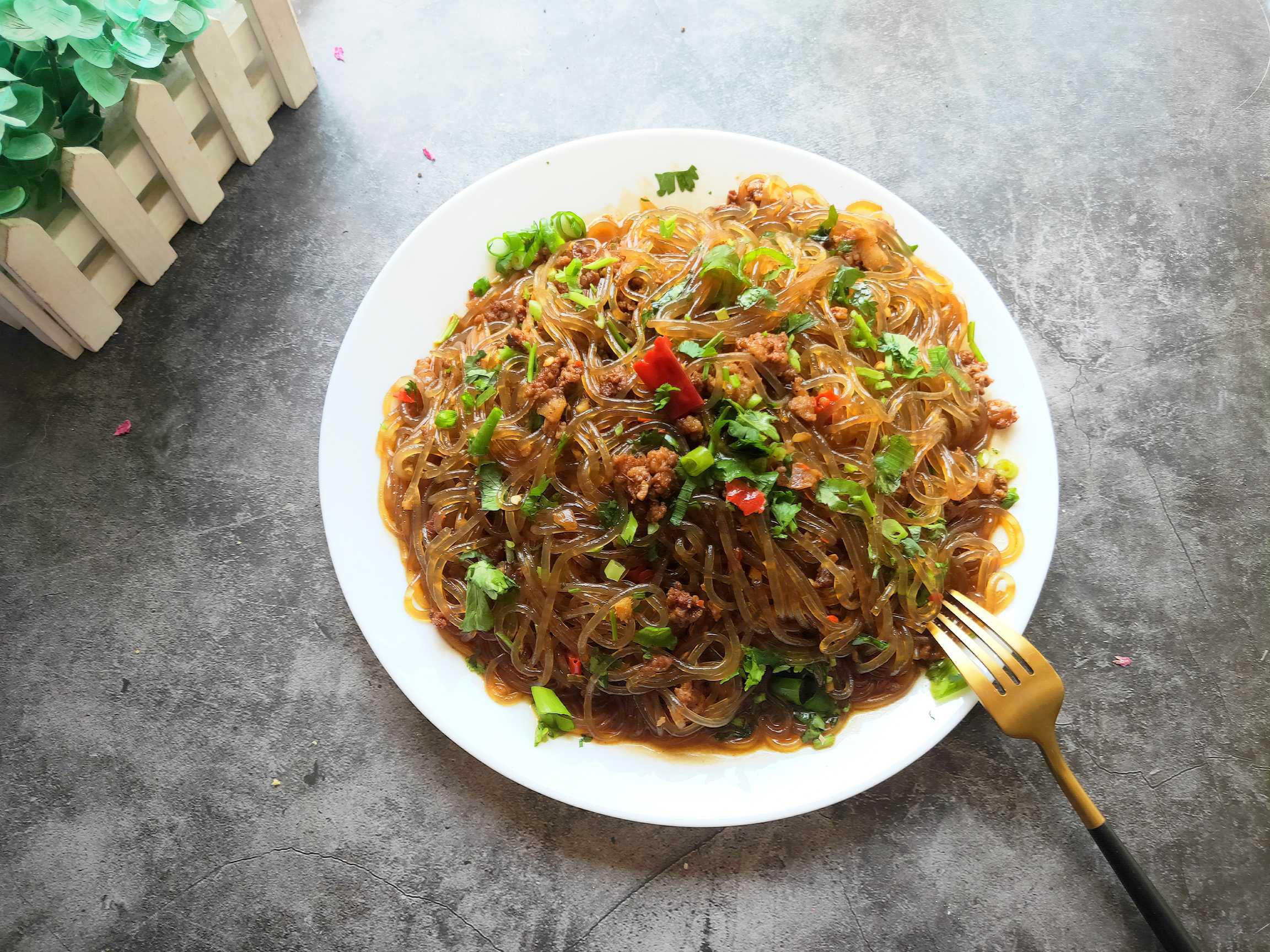 肉沫粉條的做法-咸鮮味炒菜譜