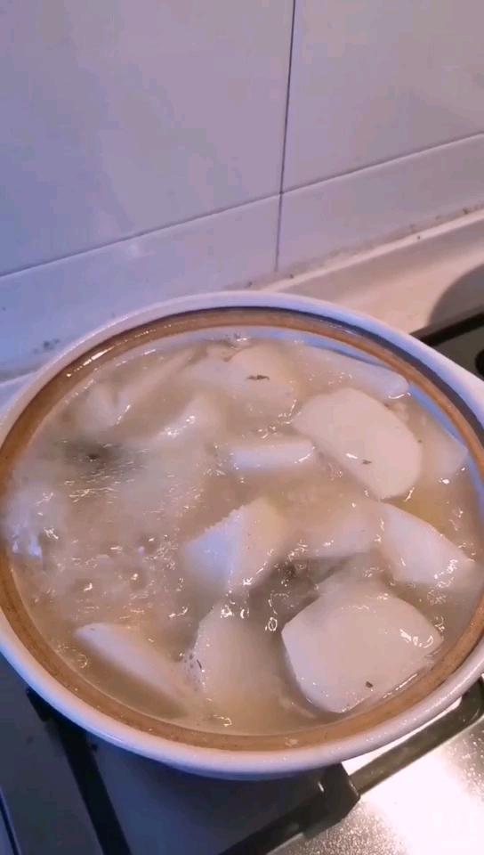 蘿卜燉牛骨的做法-家常味燉菜譜