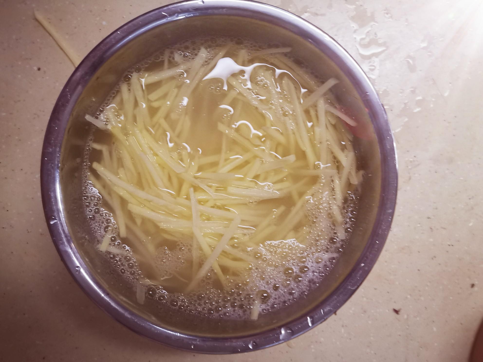 干椒土豆絲的做法-家常味炒菜譜