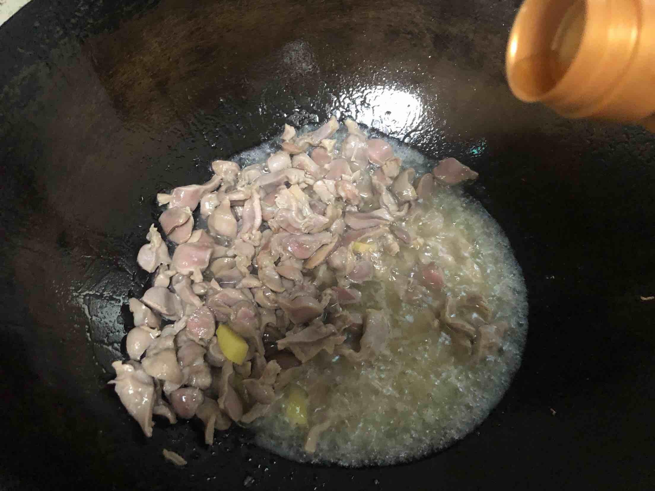 辣椒炒雞肫的做法-家常味炒菜譜