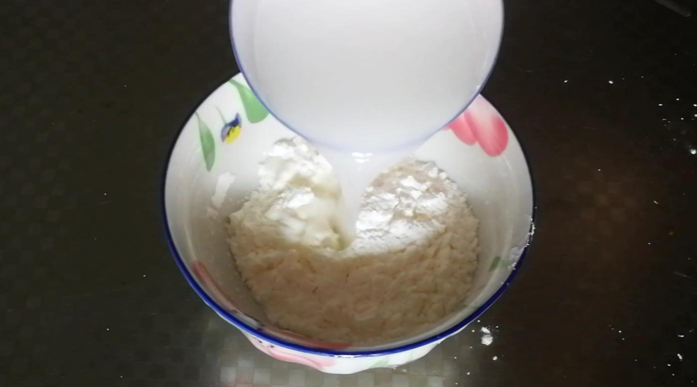 手工涼粉的做法-家常味拌菜譜-易網(wǎng)<a href=http://m.henggaotouzi.com/ target=_blank class=infotextkey>健康養(yǎng)生</a>網(wǎng) 手工涼粉的做法-家常味拌菜譜