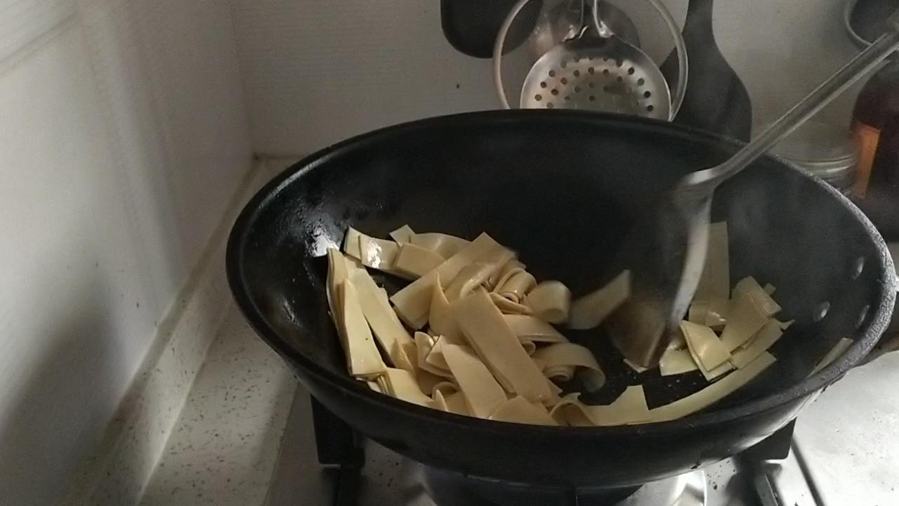 尖椒干豆腐的做法-咸鮮味炒菜譜