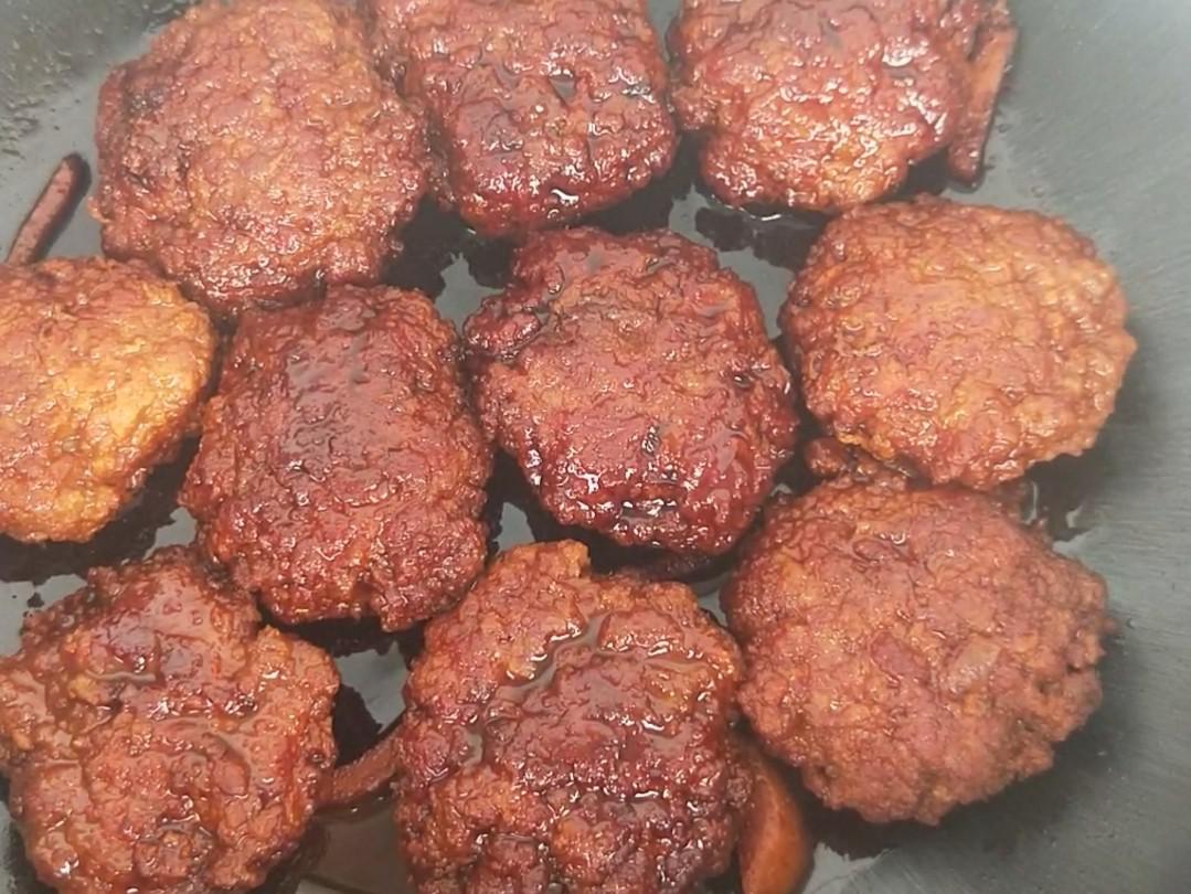 紅燒肉餅子的做法-家常味燒菜譜