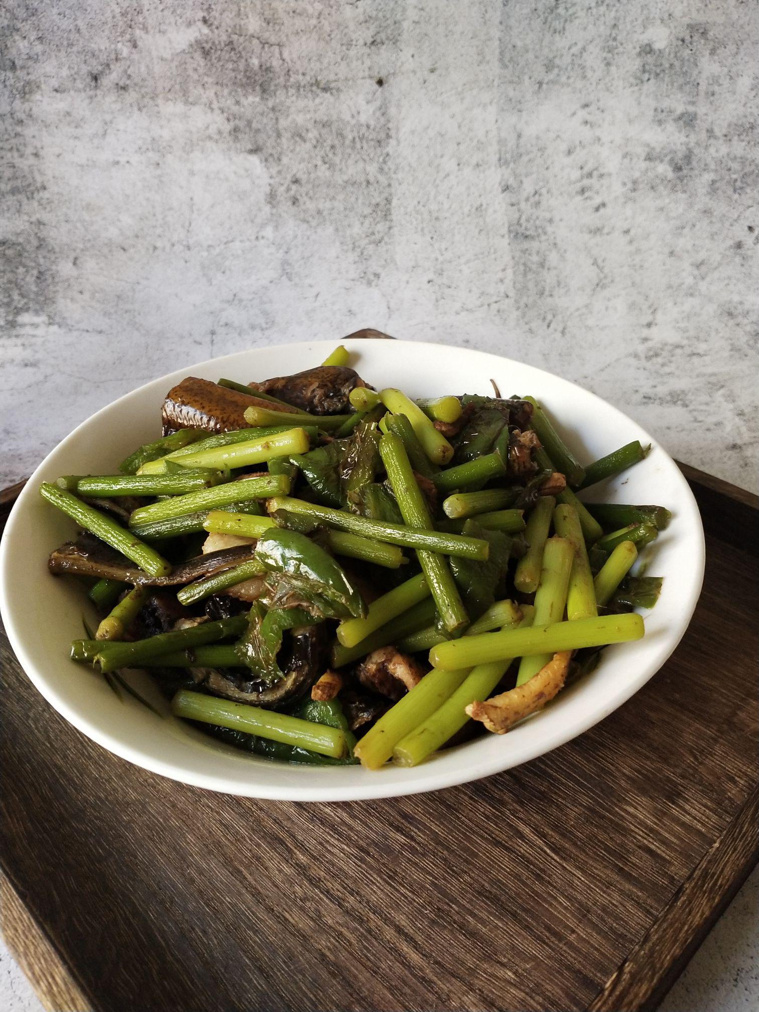 蒜薹燒鱔魚的做法-家常味燒菜譜