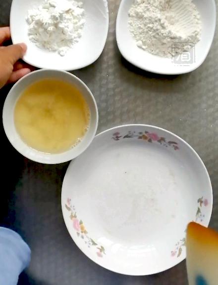 面拖小黃魚(yú)的做法-咸鮮味炸菜譜