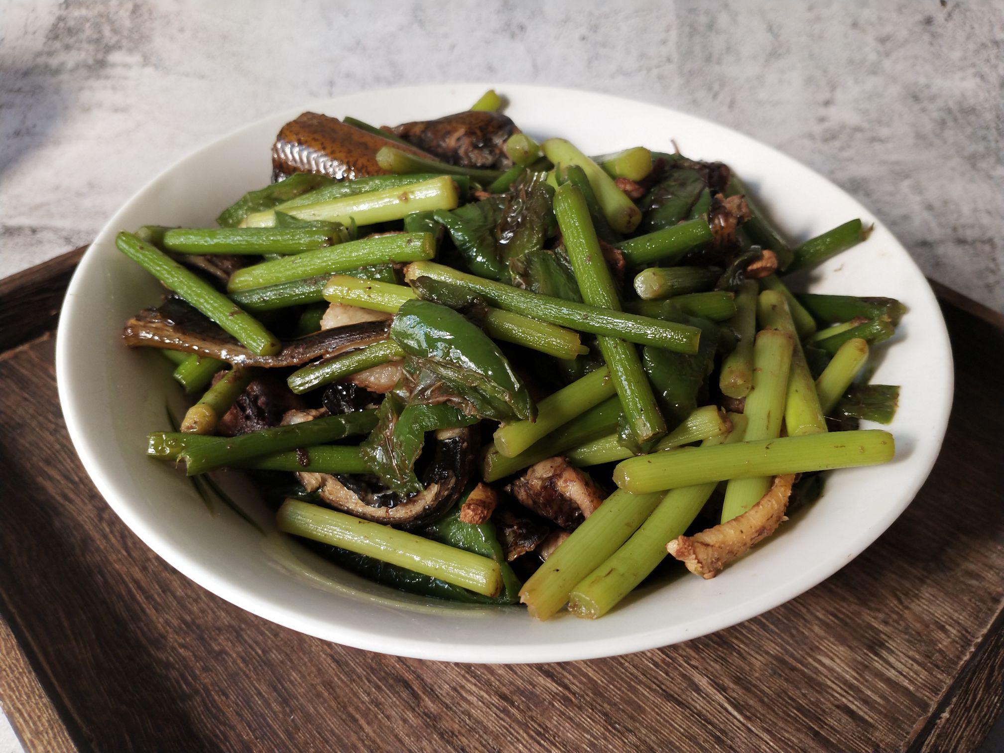 蒜薹燒鱔魚的做法-家常味燒菜譜