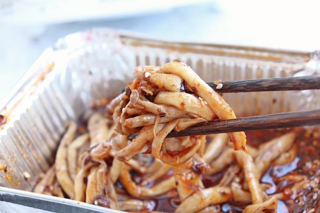 麻辣烤蟹味菇的做法-香辣味烤菜譜