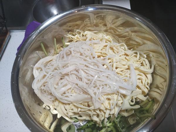 黃瓜豆皮涼拌菜的做法-家常味拌菜譜