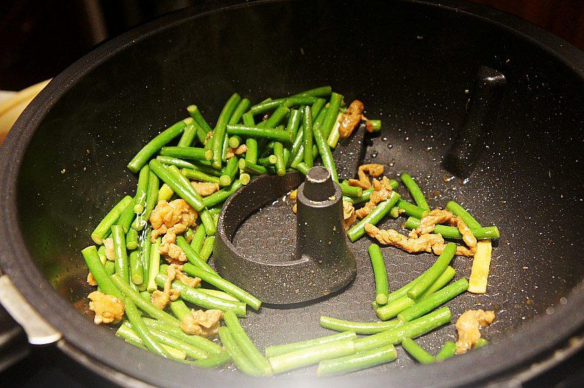 肉炒蒜苔的做法-家常味炒菜譜