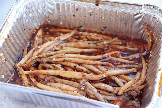 麻辣烤蟹味菇的做法-香辣味烤菜譜