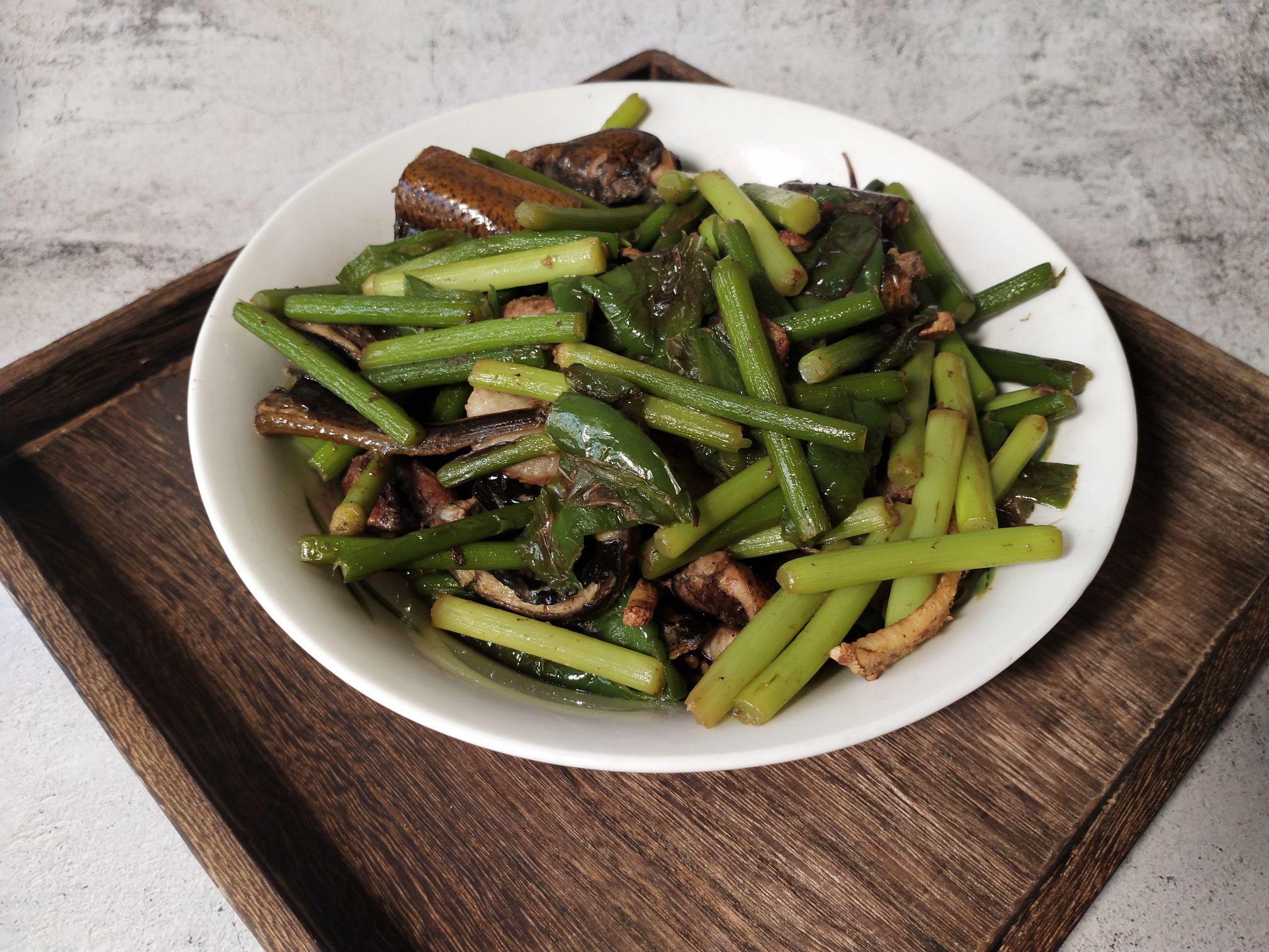 蒜薹燒鱔魚的做法-家常味燒菜譜