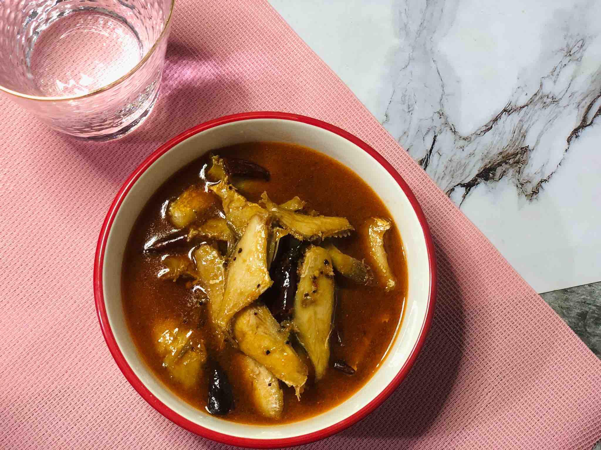 醬汁鳳尾魚的做法-酸辣味燒菜譜