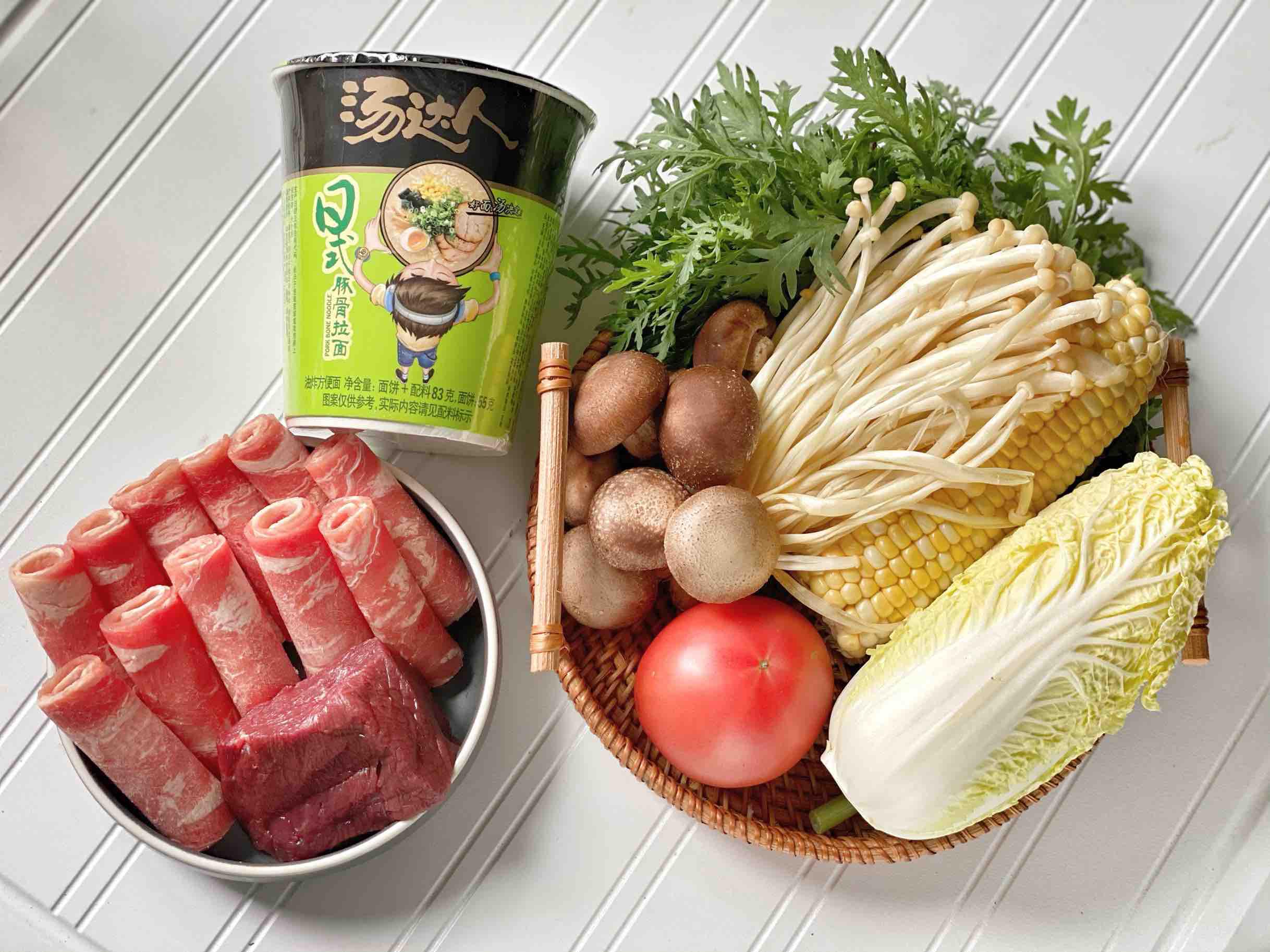 日式豚骨拉面的做法-咸鮮味煮菜譜-易網<a href=http://m.henggaotouzi.com/ target=_blank class=infotextkey>健康養生</a>網 日式豚骨拉面的做法-咸鮮味煮菜譜