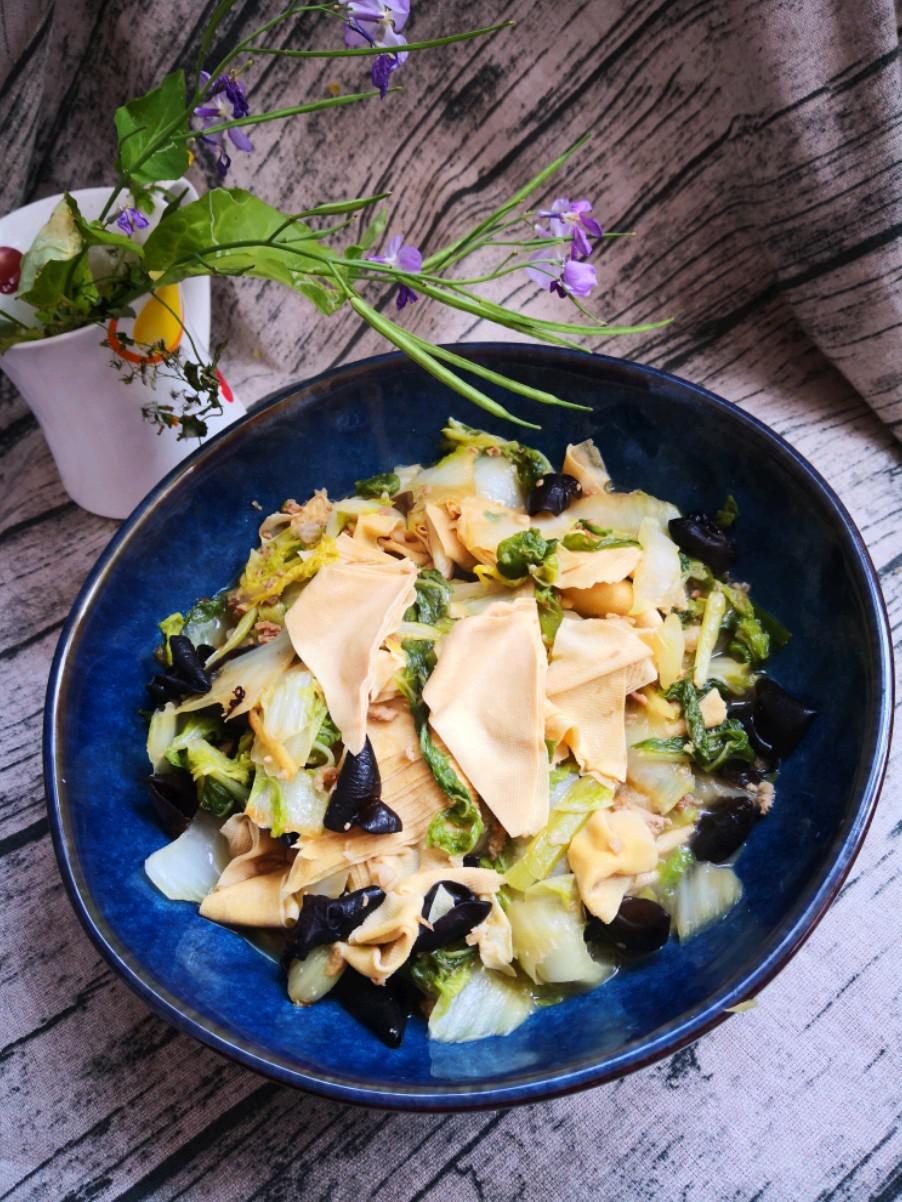 白菜燉豆皮的做法-家常味燉菜譜