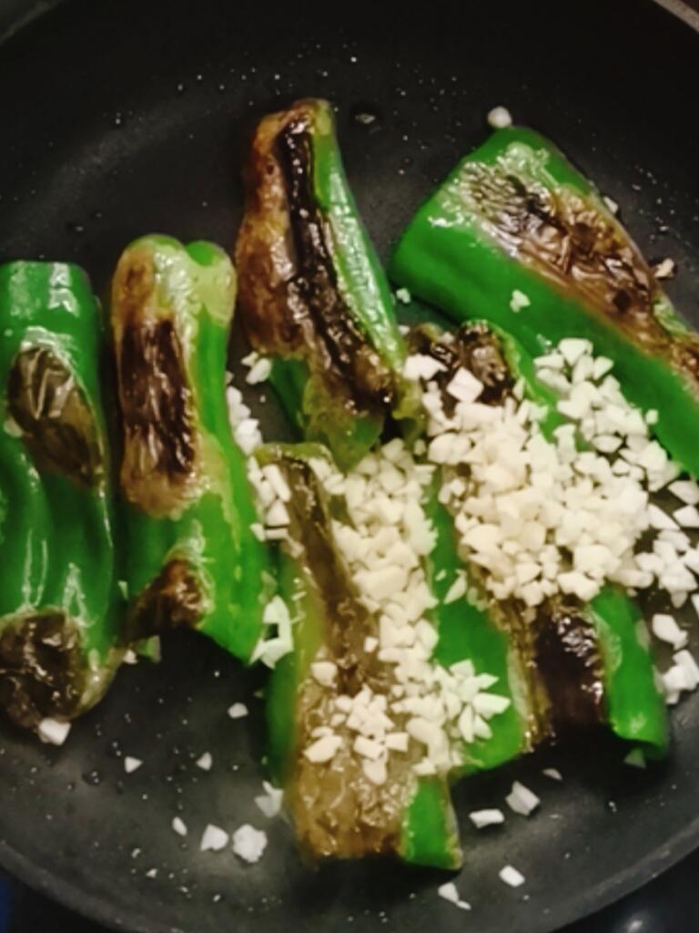 蝦皮虎皮青椒的做法-咸鮮味煎菜譜