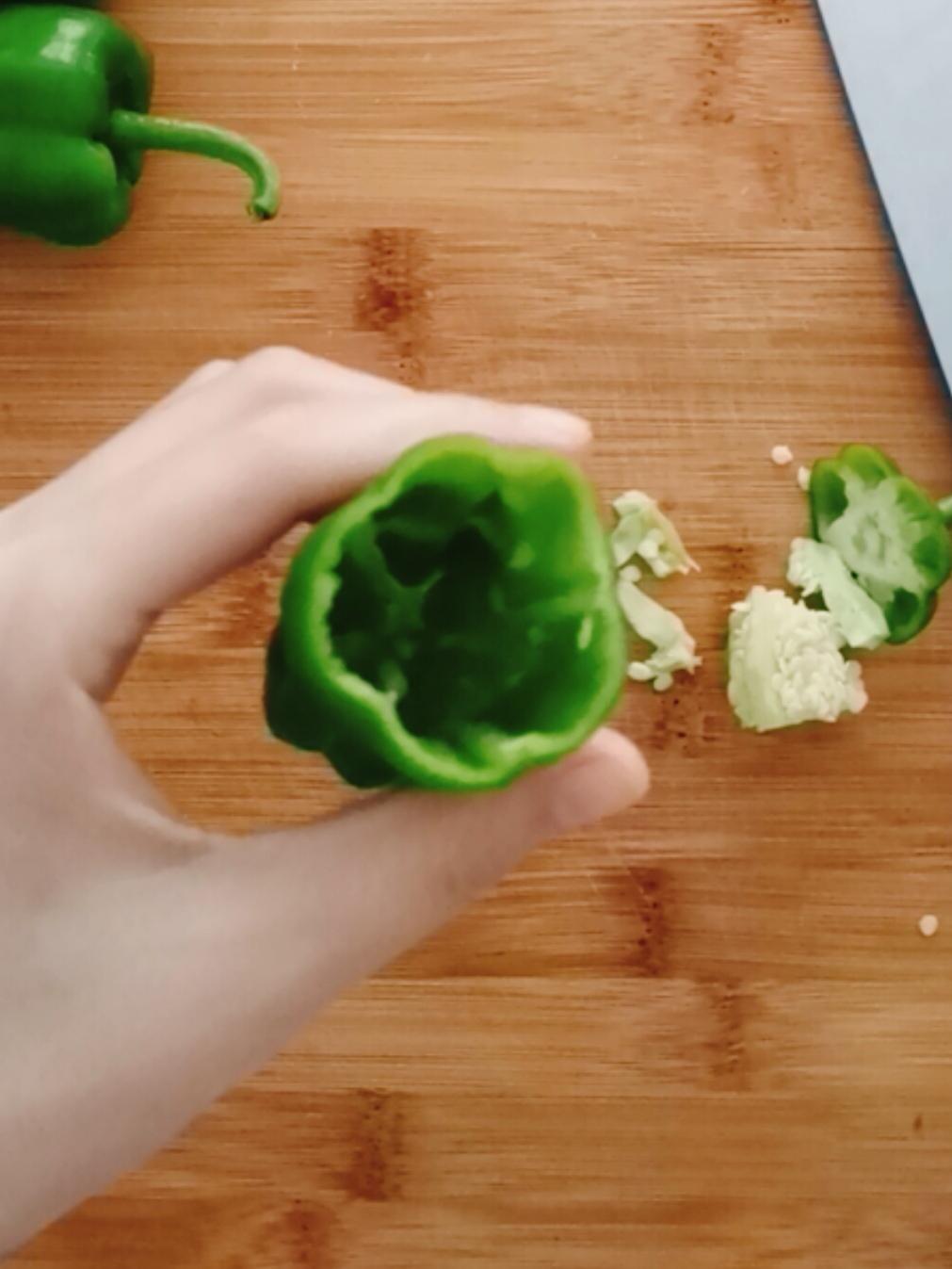 蝦皮虎皮青椒的做法-咸鮮味煎菜譜