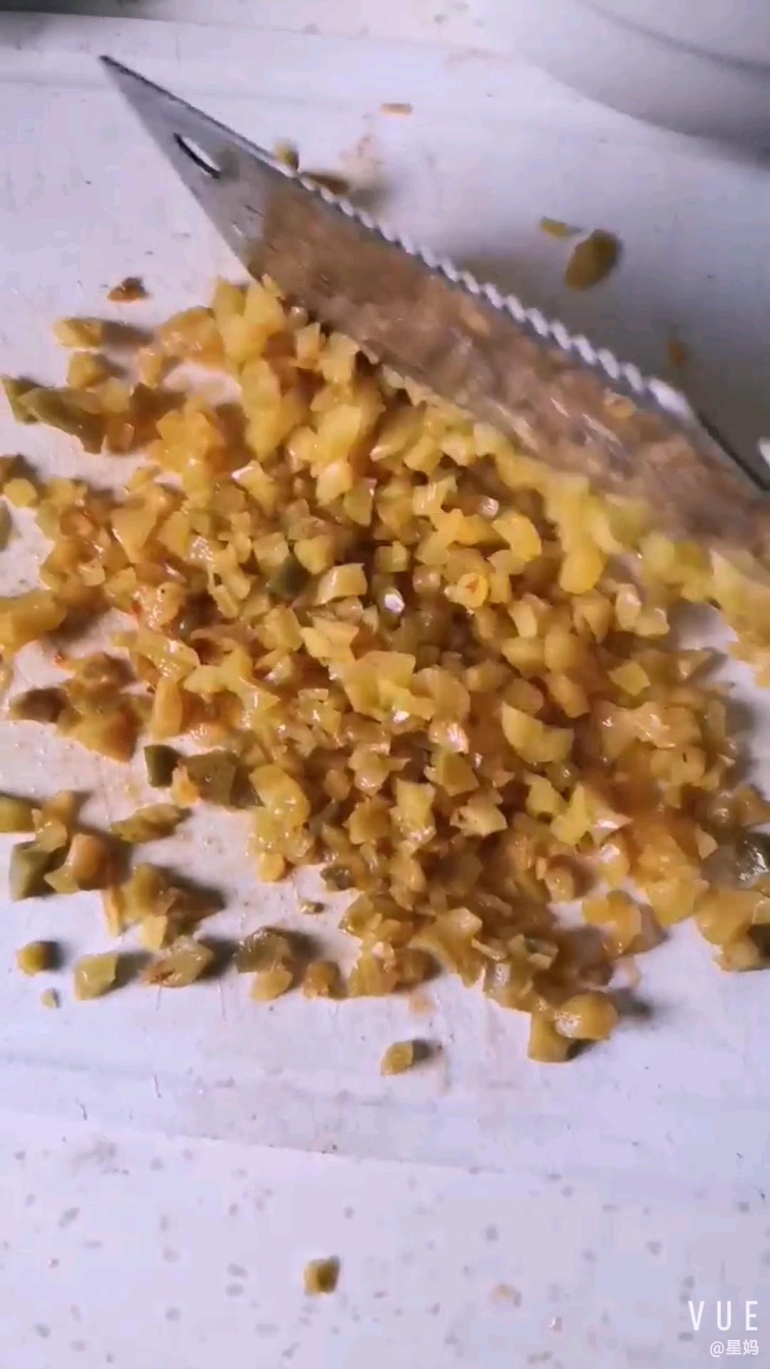 豆腐皮包肉的做法-家常味蒸菜譜