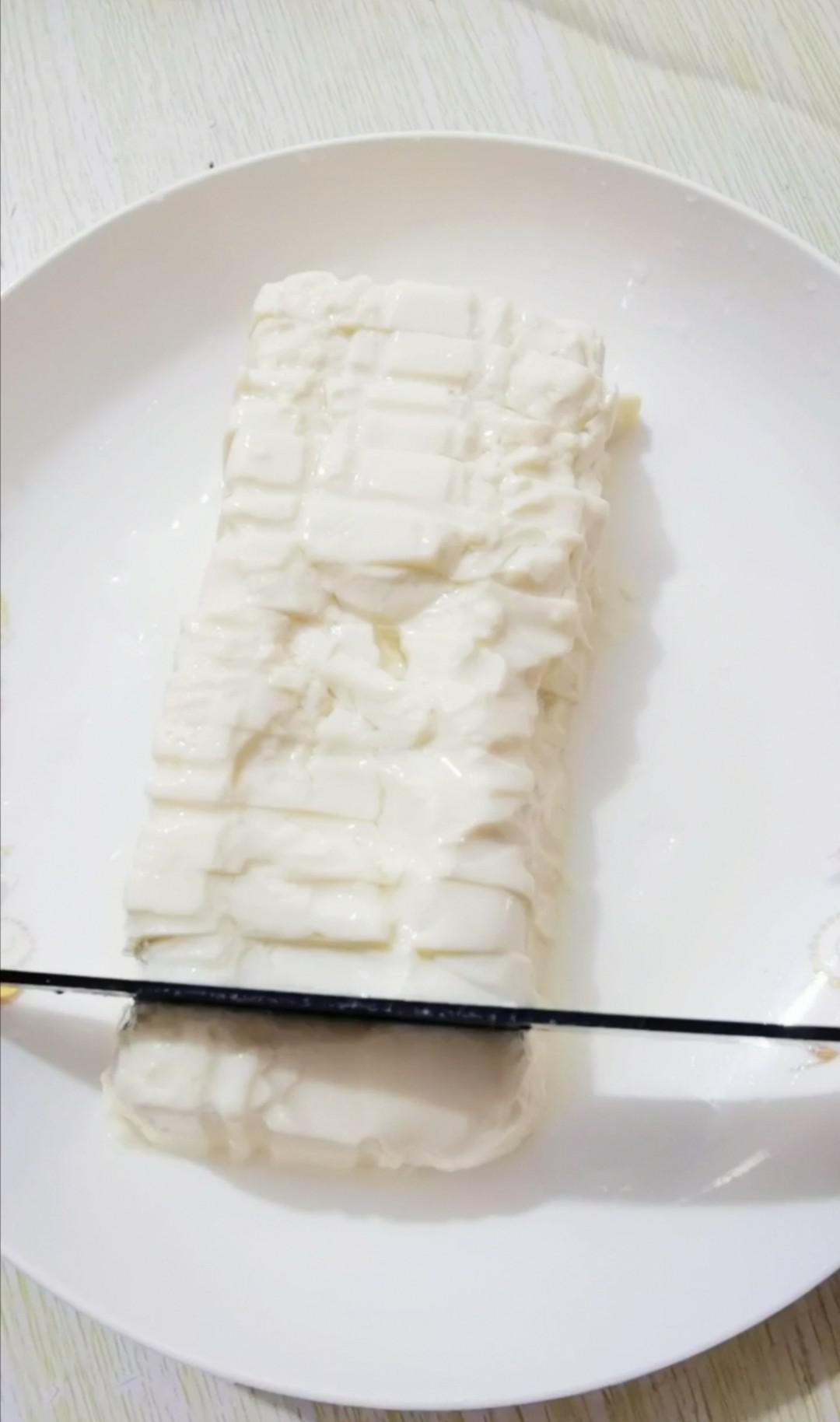 涼拌皮蛋豆腐的做法-咸鮮味拌菜譜-易網(wǎng)健康養(yǎng)生網(wǎng) 涼拌皮蛋豆腐的做法-咸鮮味拌菜譜