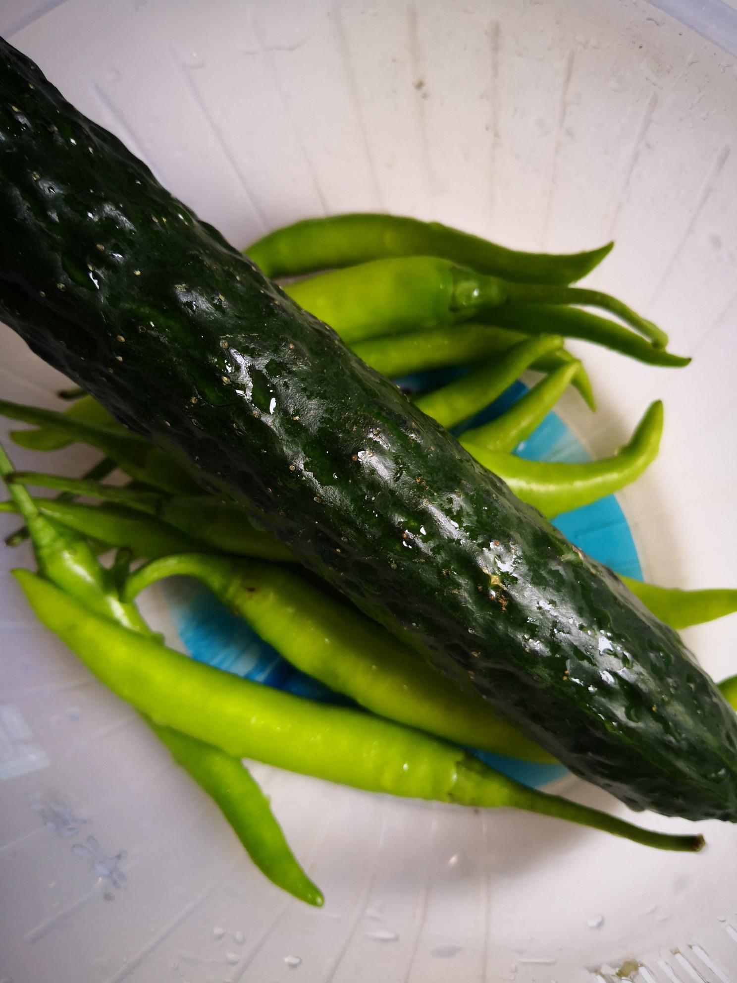 花生米拌杭椒的做法-家常味拌菜譜-易網(wǎng)<a href=http://m.henggaotouzi.com/ target=_blank class=infotextkey>健康養(yǎng)生</a>網(wǎng) 花生米拌杭椒的做法-家常味拌菜譜