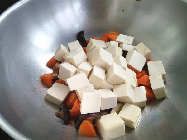 豆腐燒香菇的做法-家常味燒菜譜-易網(wǎng)健康養(yǎng)生網(wǎng) 豆腐燒香菇的做法-家常味燒菜譜