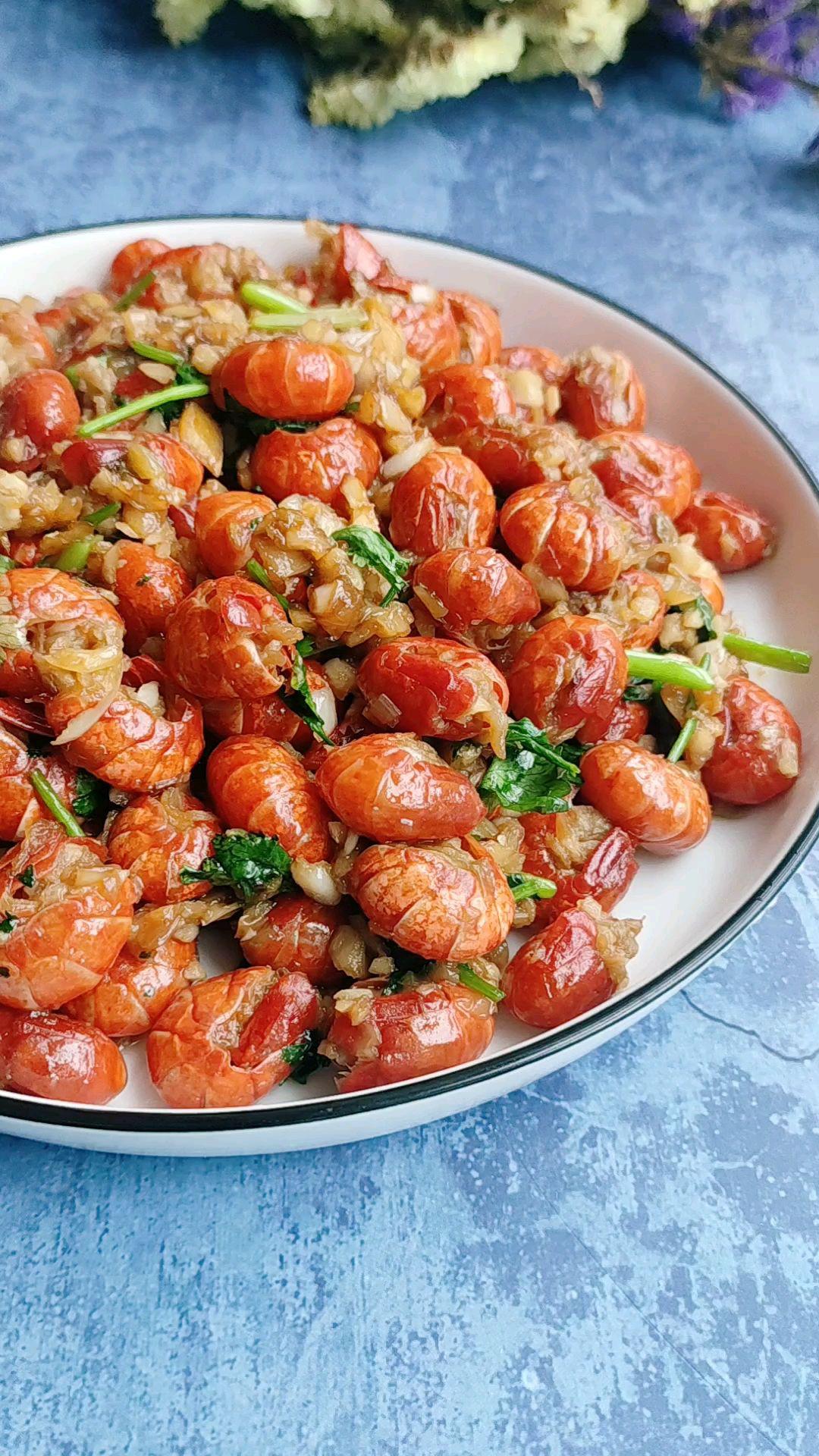 蒜香蝦尾的做法-蒜香味燉菜譜