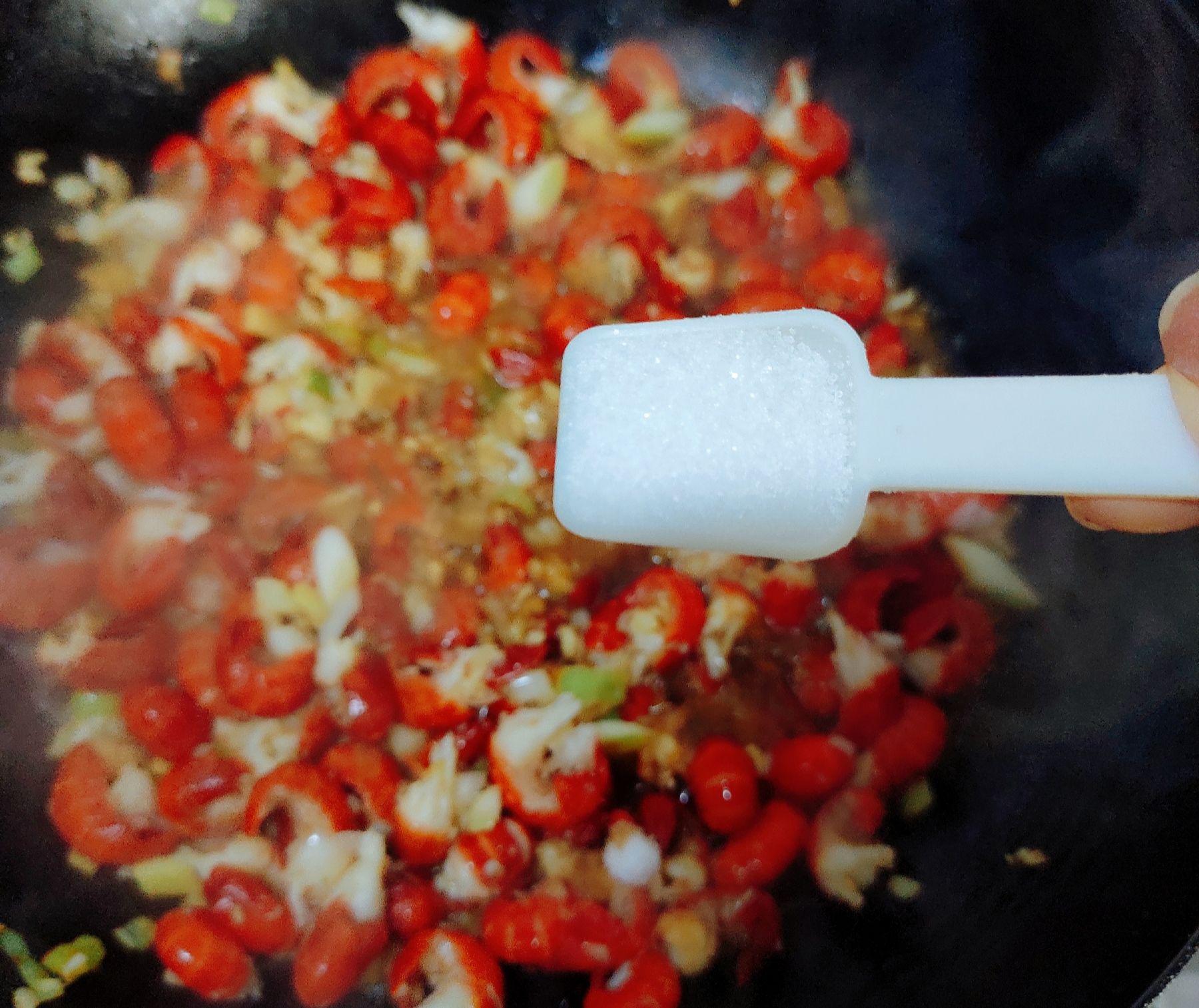 蒜香蝦尾的做法-蒜香味燉菜譜