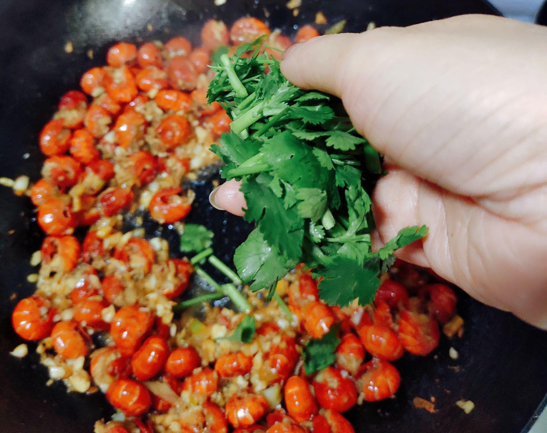 蒜香蝦尾的做法-蒜香味燉菜譜