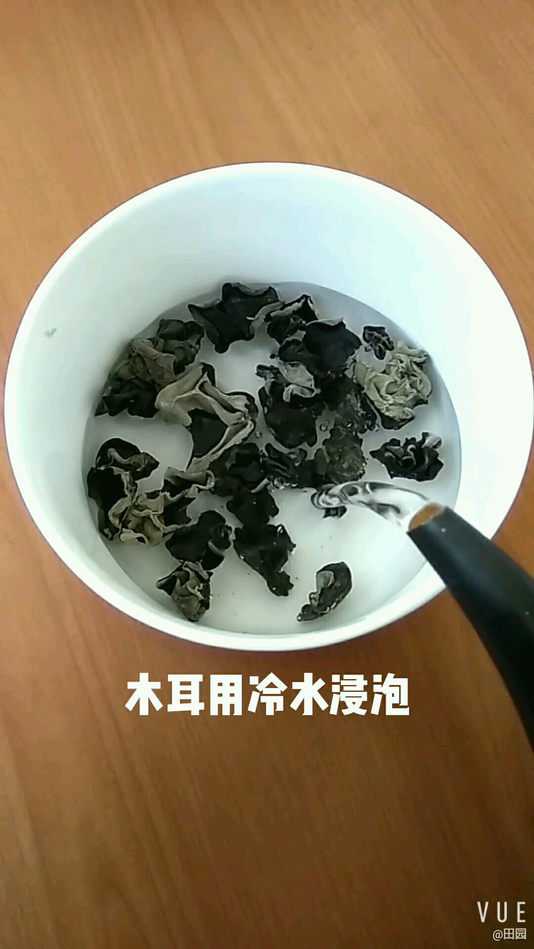 木耳炒菜花的做法-家常味炒菜譜