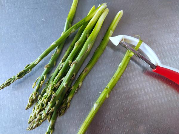 蒜蓉烤蘆筍的做法-蒜香味烤菜譜