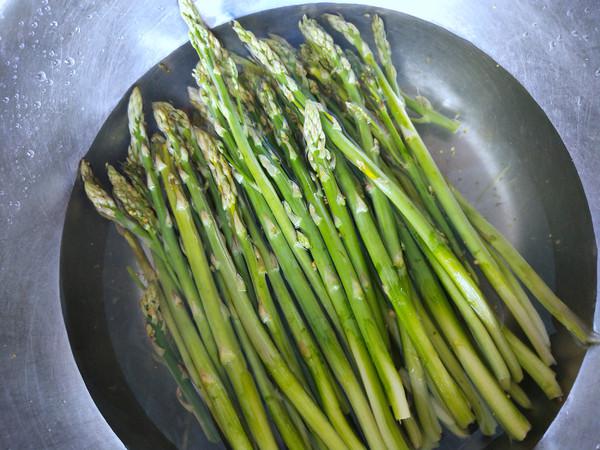 蒜蓉烤蘆筍的做法-蒜香味烤菜譜