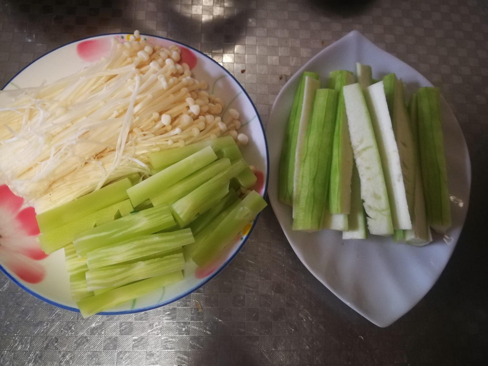 酸辣肥牛的做法-酸辣味煮菜譜