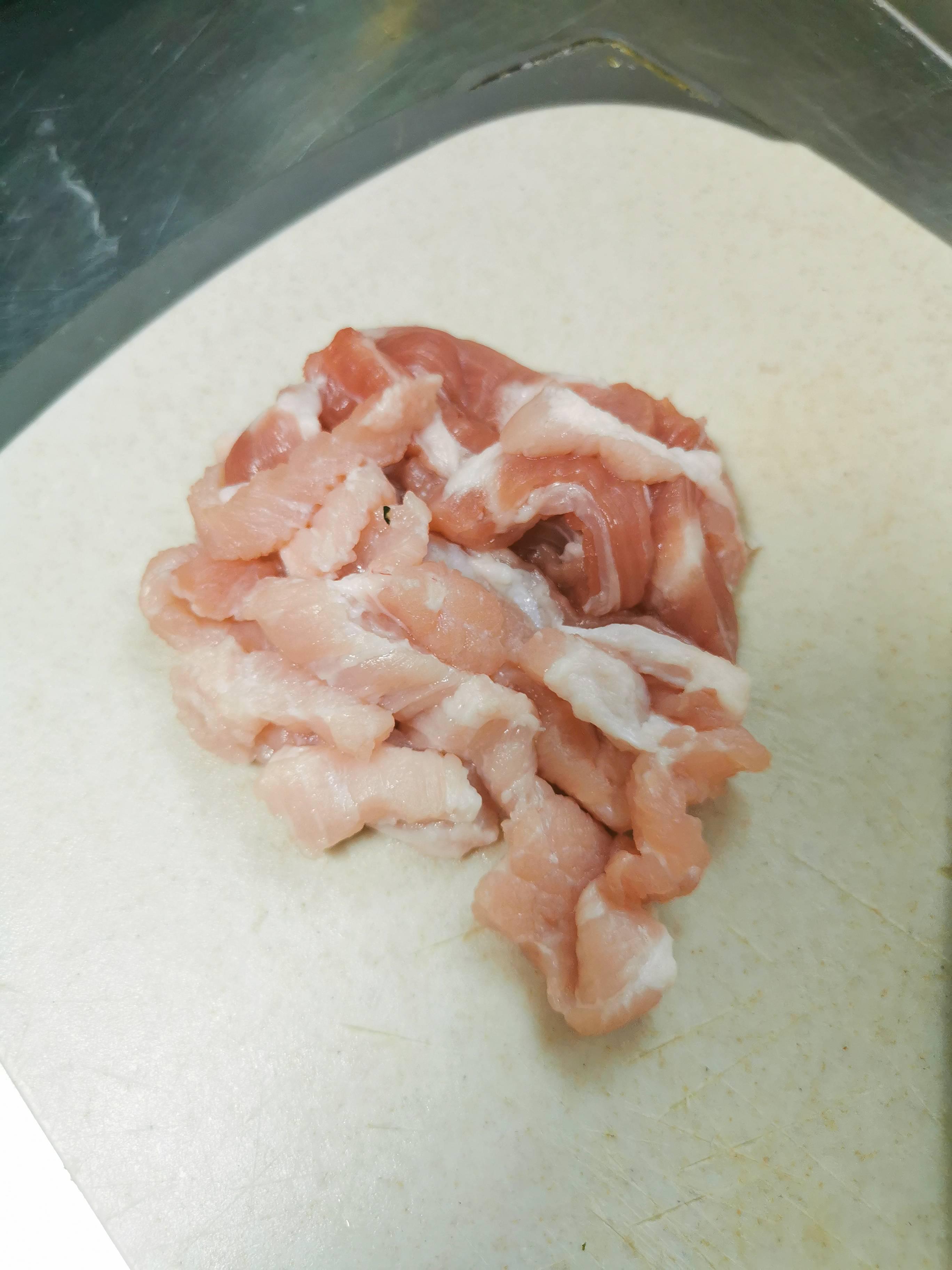 土豆炒芹菜的做法-家常味炒菜譜