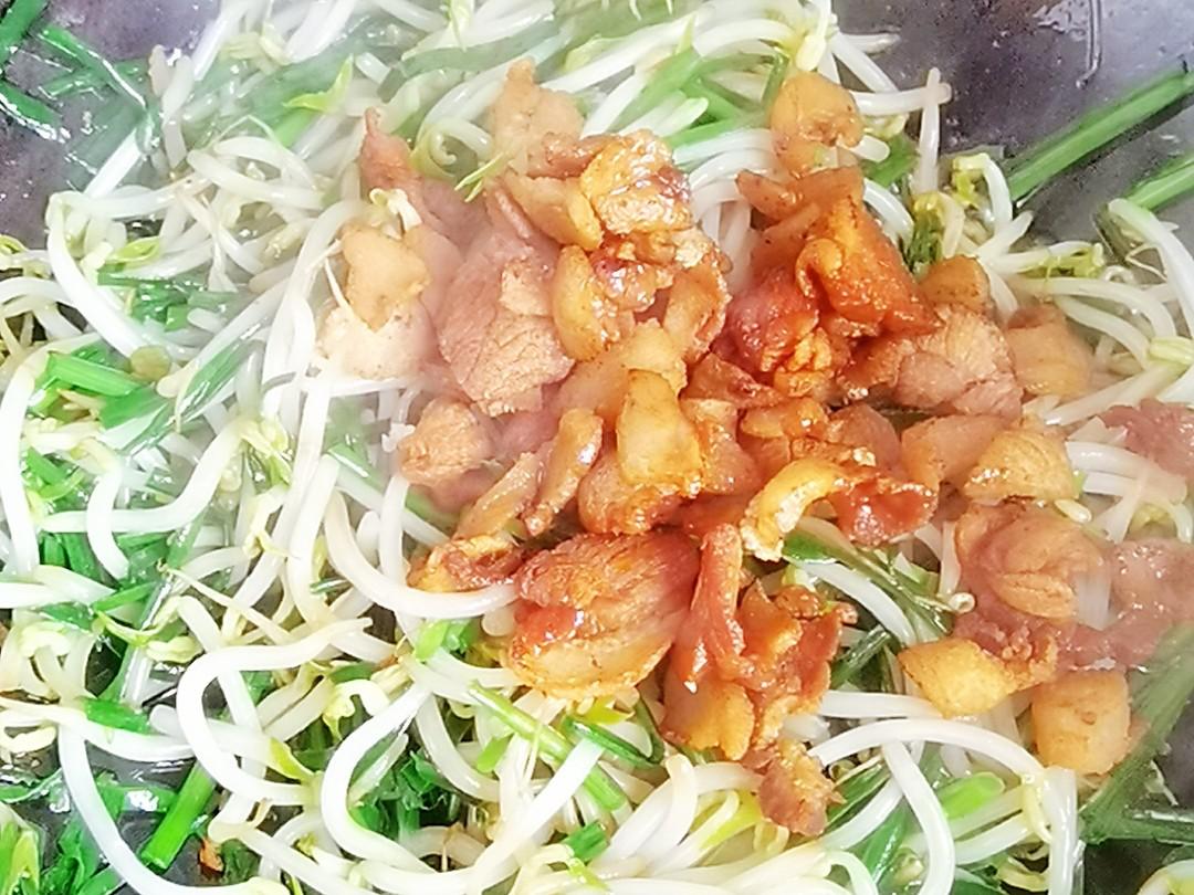 油梭子炒豆芽的做法-咸鮮味炒菜譜