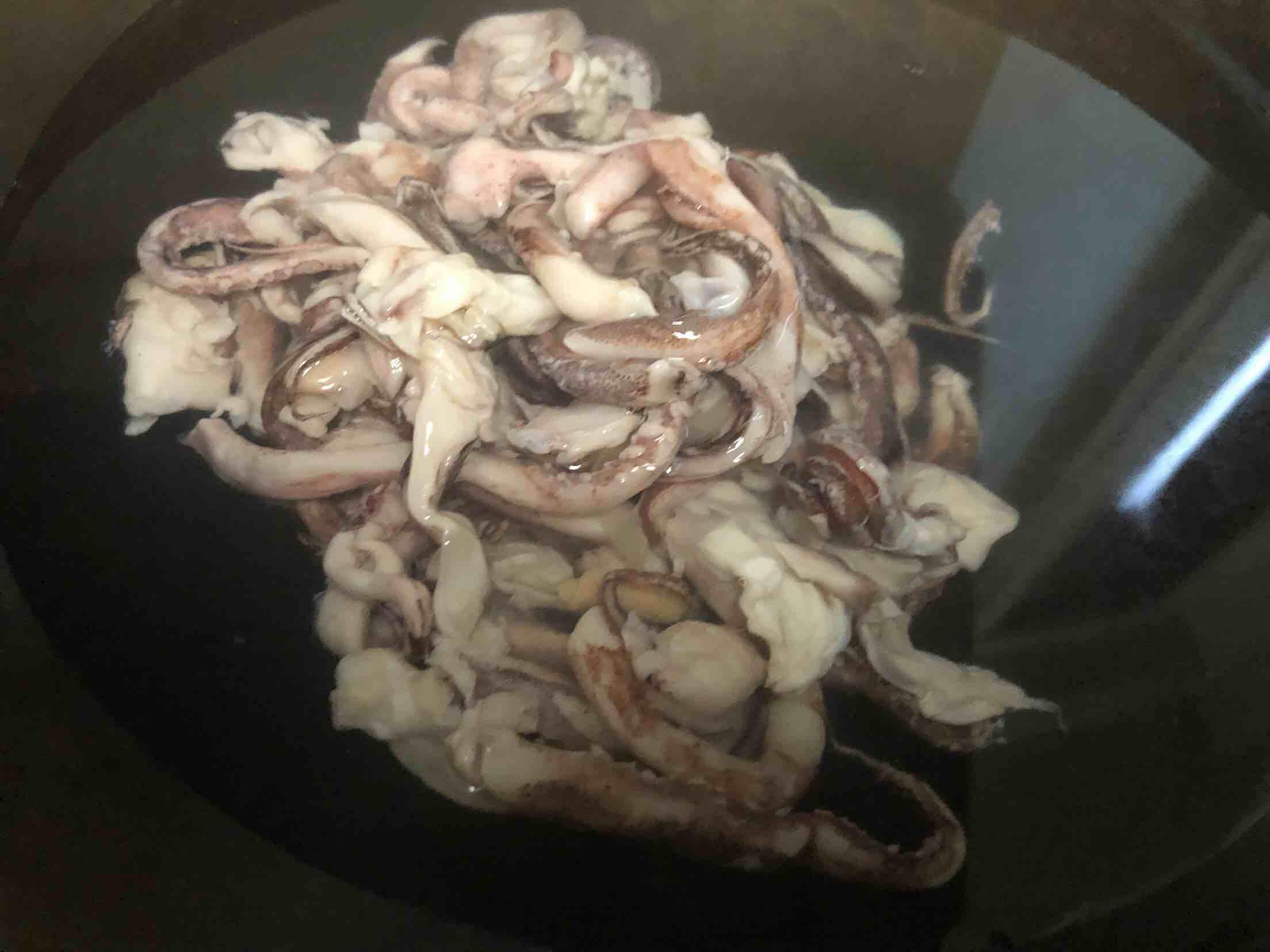 家常版炒魷魚的做法-家常味炒菜譜