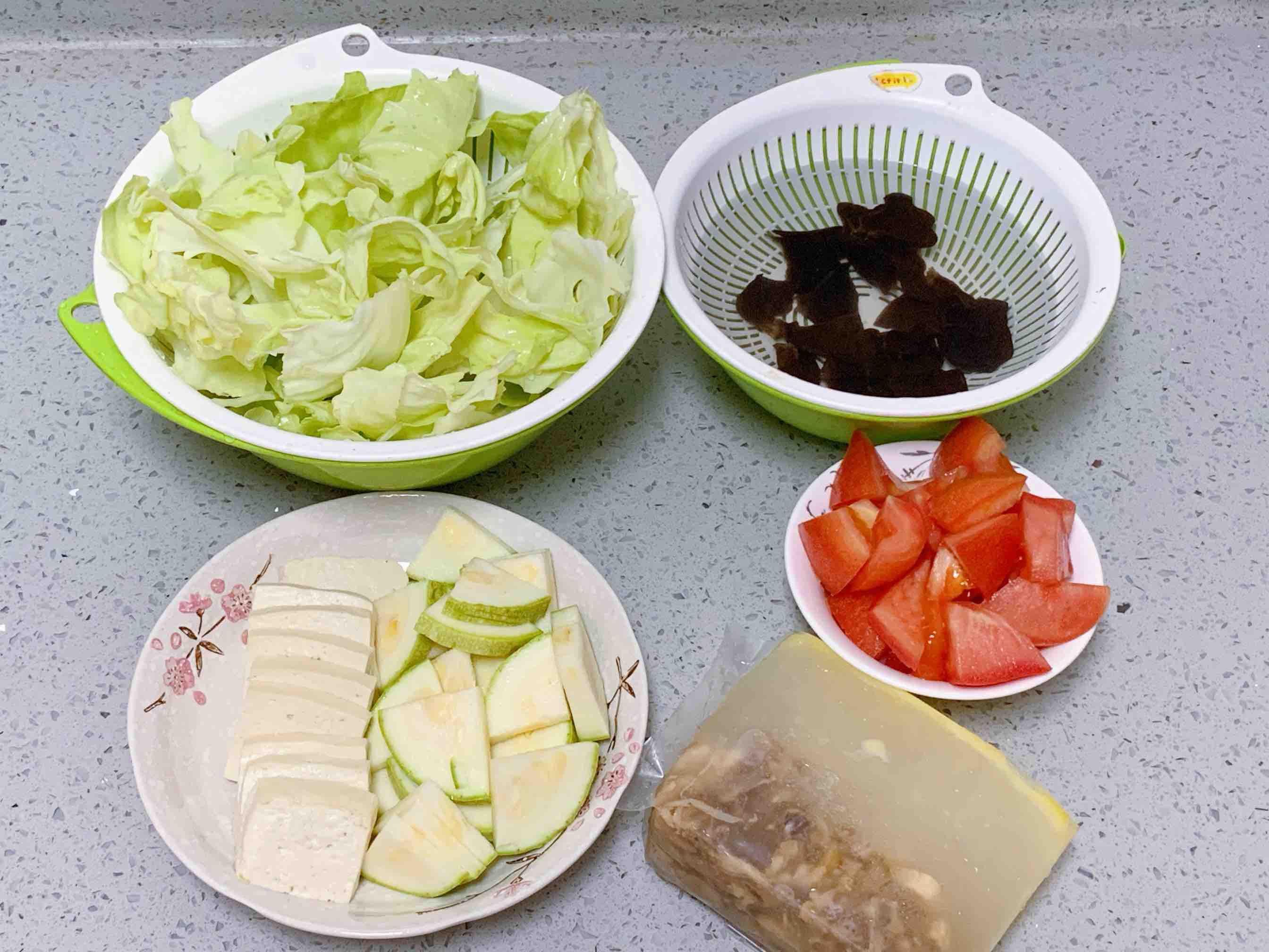 雞湯豆腐煲的做法-咸鮮味煮菜譜