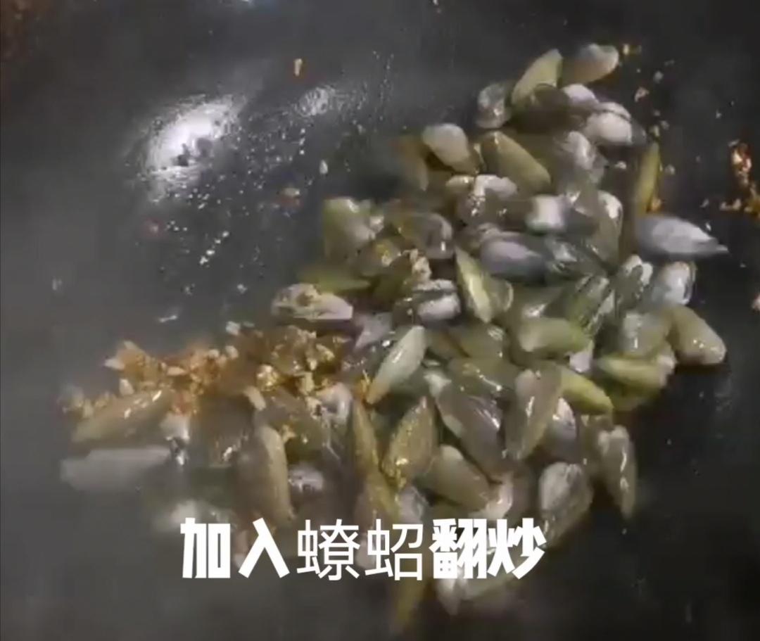 蒜蓉辣醬炒蟟蛁的做法-香辣味炒菜譜