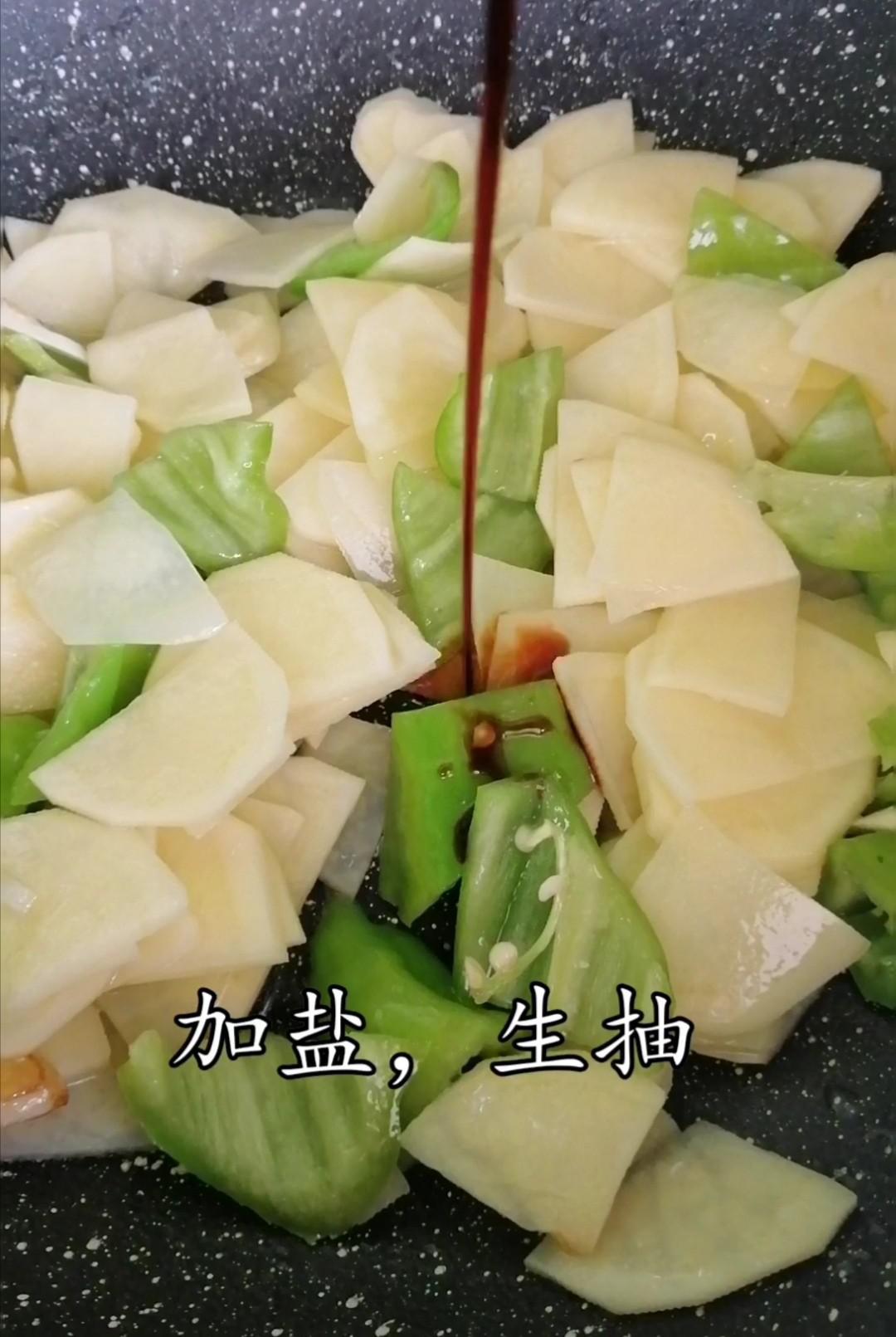 尖椒土豆片的做法-家常味炒菜譜