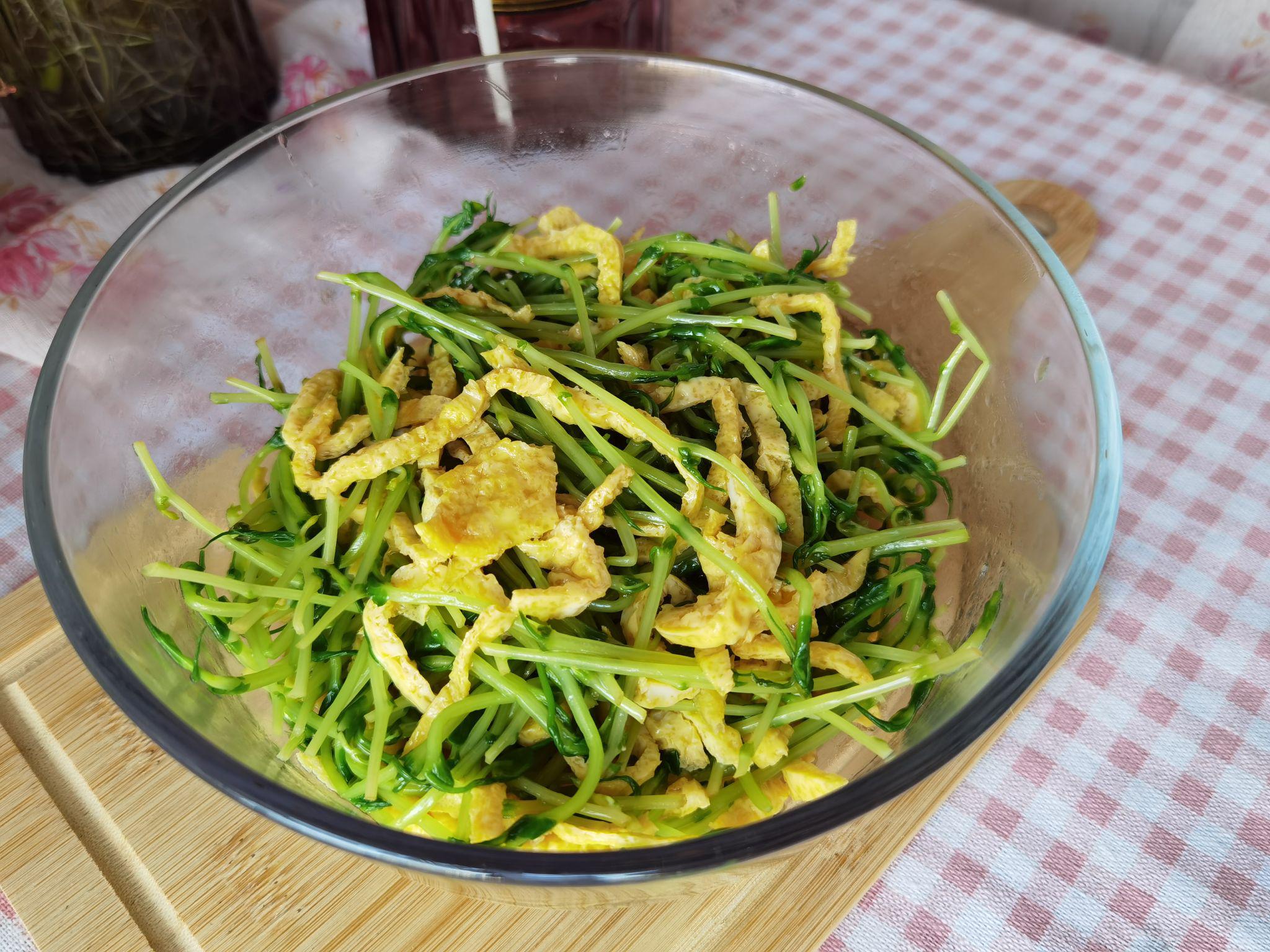 蛋絲拌豌豆苗的做法-咸鮮味拌菜譜