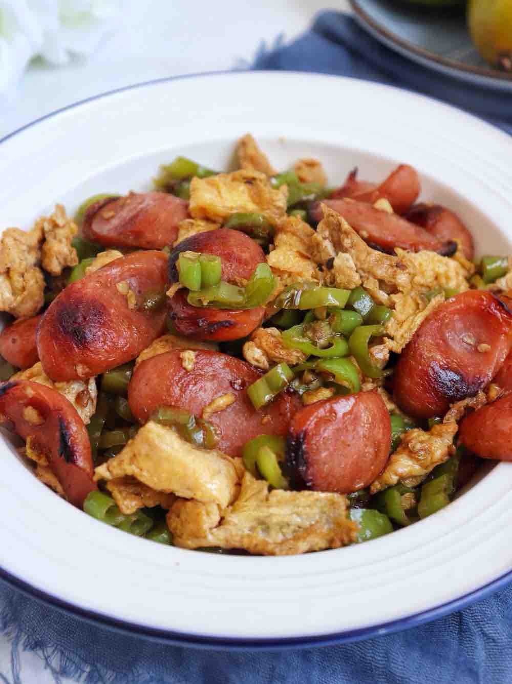 香腸雞蛋炒青椒的做法-香辣味炒菜譜