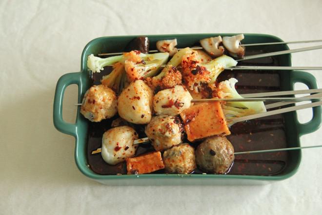 夏日麻辣串串自制更安心的做法-麻辣味煮菜譜